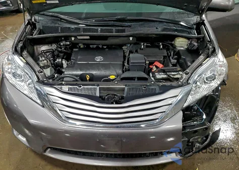 2015 Toyota Sienna Xle z USA, uszkodzony, nr VIN 5TDDK3DC2FS122849